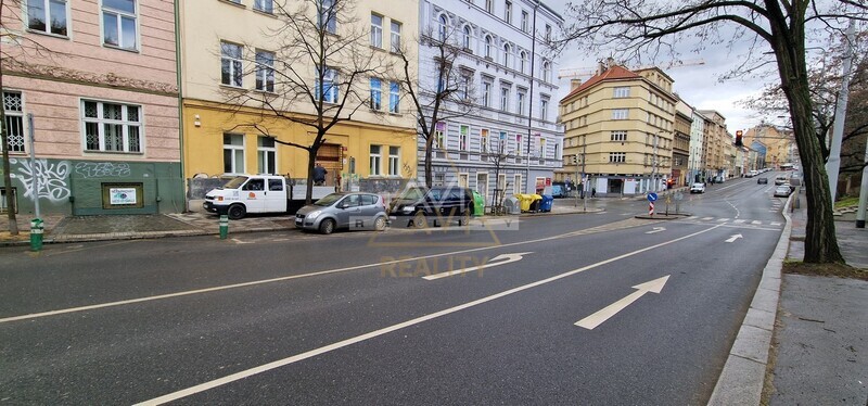 Prodej vnitřního parkovacího stání v ulici Ruská