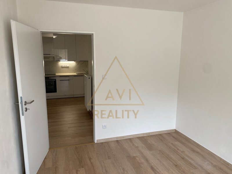 PRODEJ BYTU DV 3+1 PO REKONSTRUKCI 60M2 SNÍŽENÉ PŘÍZEMÍ – PODNÁDRAŽNÍ VYSOČANY PRAHA 9