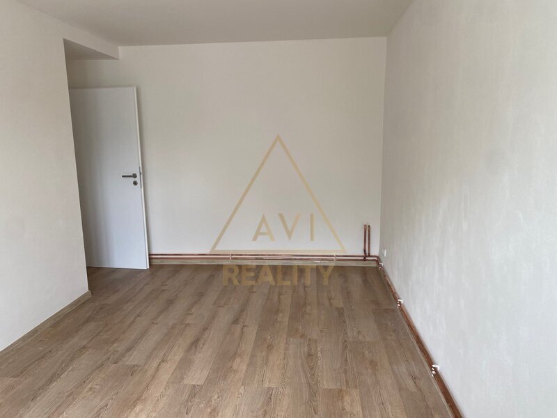 PRODEJ BYTU DV 3+1 PO REKONSTRUKCI 60M2 SNÍŽENÉ PŘÍZEMÍ – PODNÁDRAŽNÍ VYSOČANY PRAHA 9