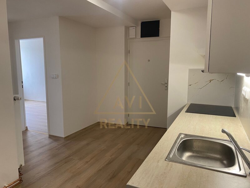 PRODEJ BYTU DV 3+1 PO REKONSTRUKCI 60M2 SNÍŽENÉ PŘÍZEMÍ – PODNÁDRAŽNÍ VYSOČANY PRAHA 9
