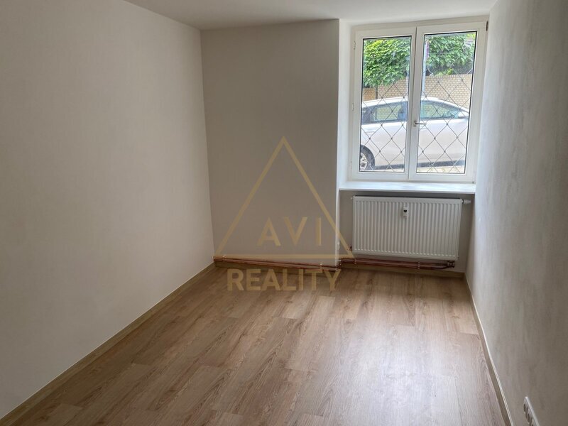 PRODEJ BYTU DV 3+1 PO REKONSTRUKCI 60M2 SNÍŽENÉ PŘÍZEMÍ – PODNÁDRAŽNÍ VYSOČANY PRAHA 9