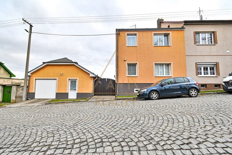 Prodej členitého RD OV 6+1 150 m2 s pozemkem 422 m2 Hřebeč u Kladna