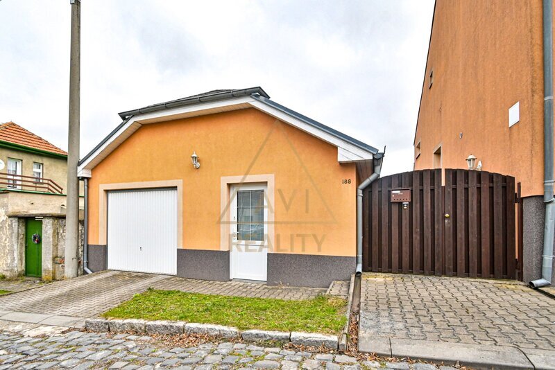 Prodej členitého RD OV 6+1 150 m2 s pozemkem 422 m2 Hřebeč u Kladna