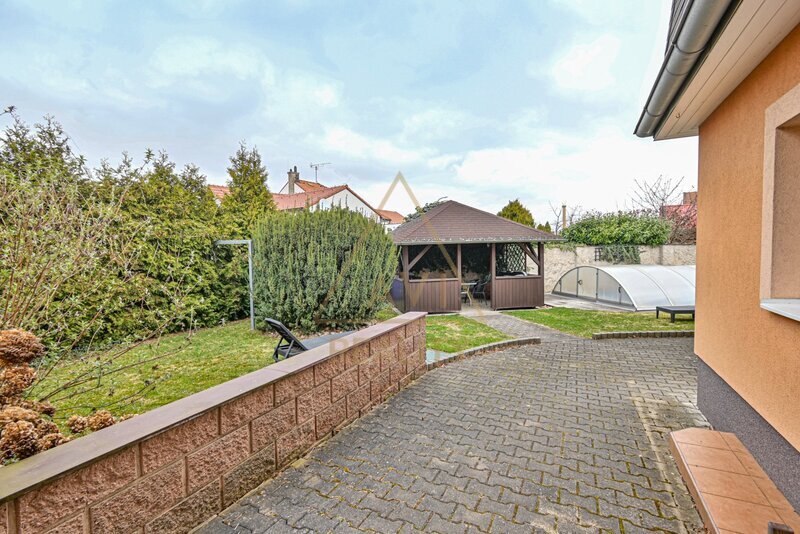 Prodej členitého RD OV 6+1 150 m2 s pozemkem 422 m2 Hřebeč u Kladna