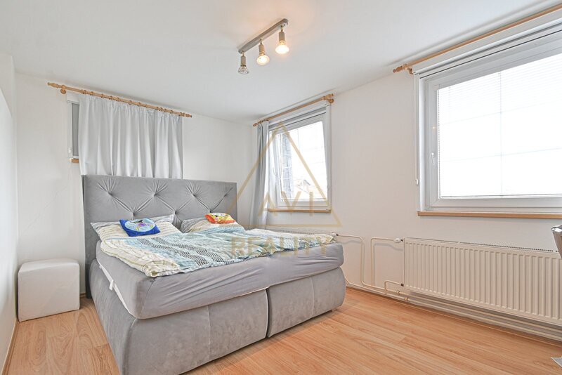 Prodej členitého RD OV 6+1 150 m2 s pozemkem 422 m2 Hřebeč u Kladna