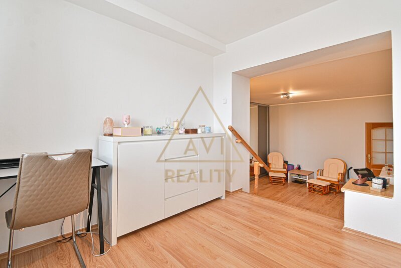 Prodej členitého RD OV 6+1 150 m2 s pozemkem 422 m2 Hřebeč u Kladna