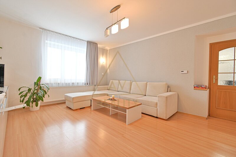 Prodej členitého RD OV 6+1 150 m2 s pozemkem 422 m2 Hřebeč u Kladna