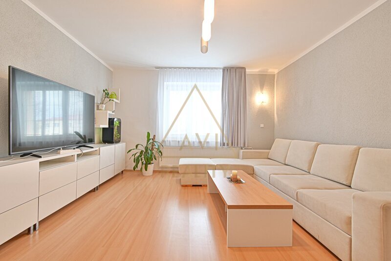 Prodej členitého RD OV 6+1 150 m2 s pozemkem 422 m2 Hřebeč u Kladna