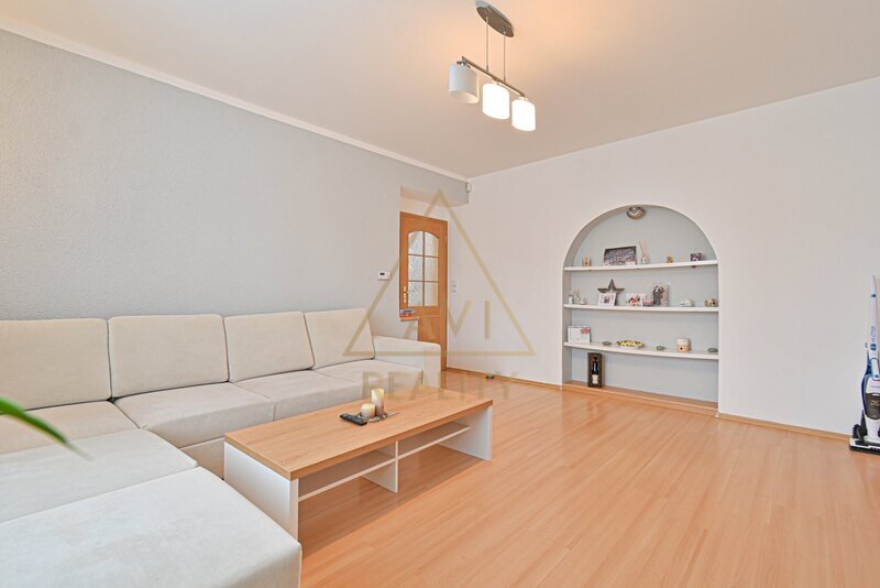 Prodej členitého RD OV 6+1 150 m2 s pozemkem 422 m2 Hřebeč u Kladna