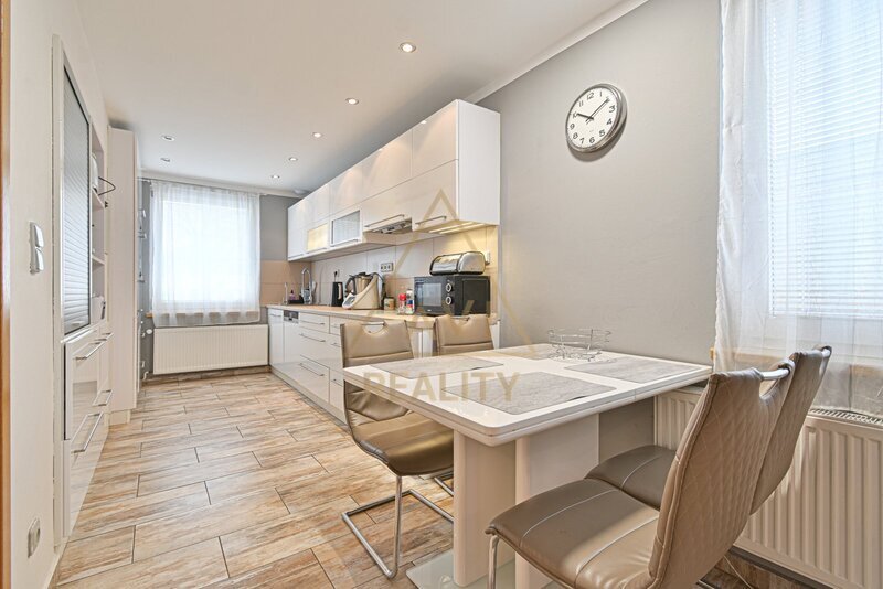 Prodej členitého RD OV 6+1 150 m2 s pozemkem 422 m2 Hřebeč u Kladna