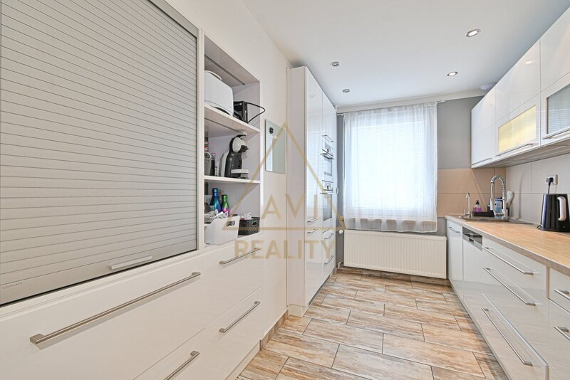 Prodej členitého RD OV 6+1 150 m2 s pozemkem 422 m2 Hřebeč u Kladna