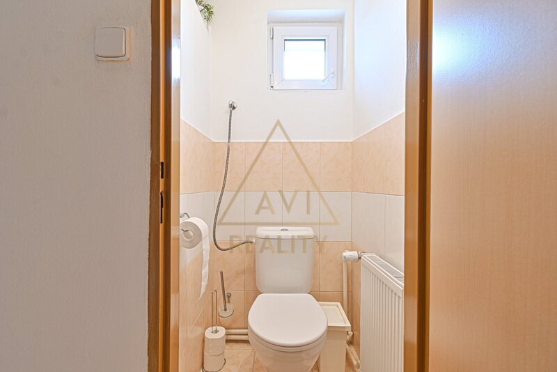 Prodej členitého RD OV 6+1 150 m2 s pozemkem 422 m2 Hřebeč u Kladna