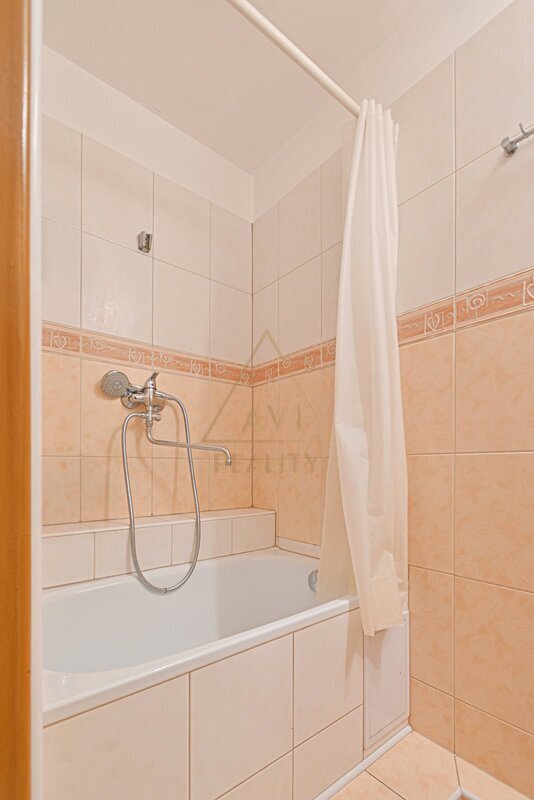 Prodej členitého RD OV 6+1 150 m2 s pozemkem 422 m2 Hřebeč u Kladna