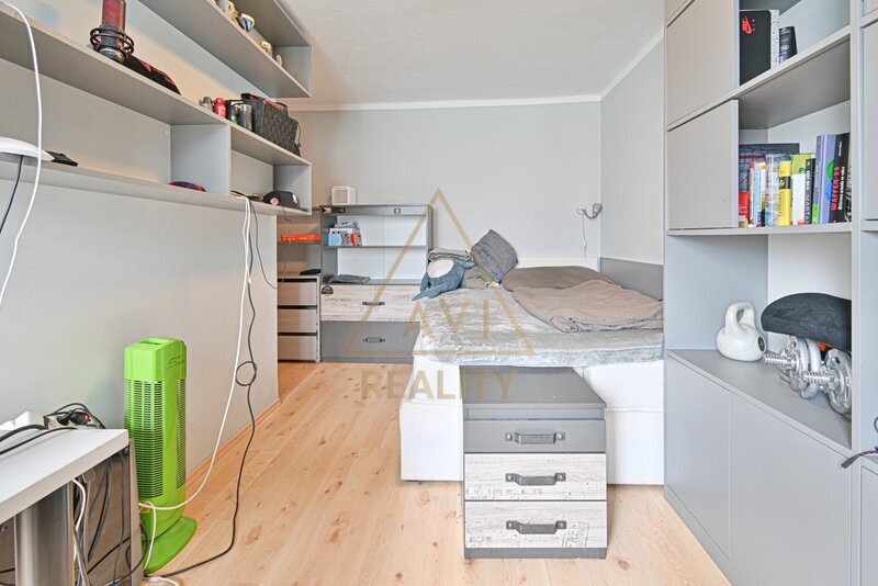 Prodej členitého RD OV 6+1 150 m2 s pozemkem 422 m2 Hřebeč u Kladna