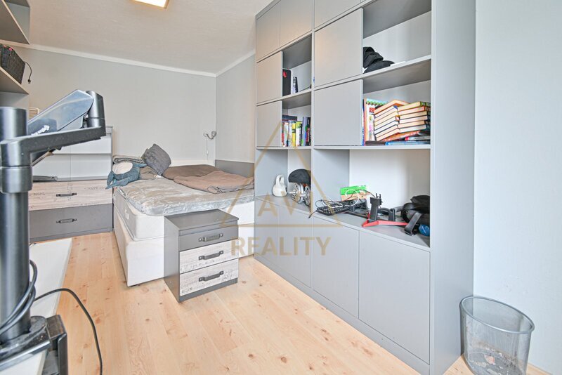 Prodej členitého RD OV 6+1 150 m2 s pozemkem 422 m2 Hřebeč u Kladna