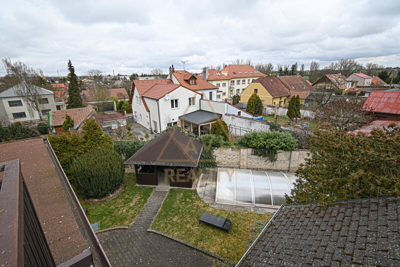 Prodej členitého RD OV 6+1 150 m2 s pozemkem 422 m2 Hřebeč u Kladna