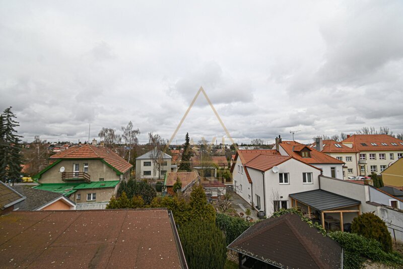 Prodej členitého RD OV 6+1 150 m2 s pozemkem 422 m2 Hřebeč u Kladna