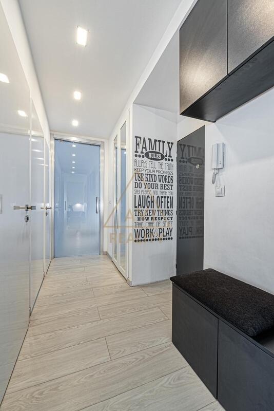 Pronájem krásného bytu 2kk 55m2 balkon parkování P6 Břevnov Tomanova