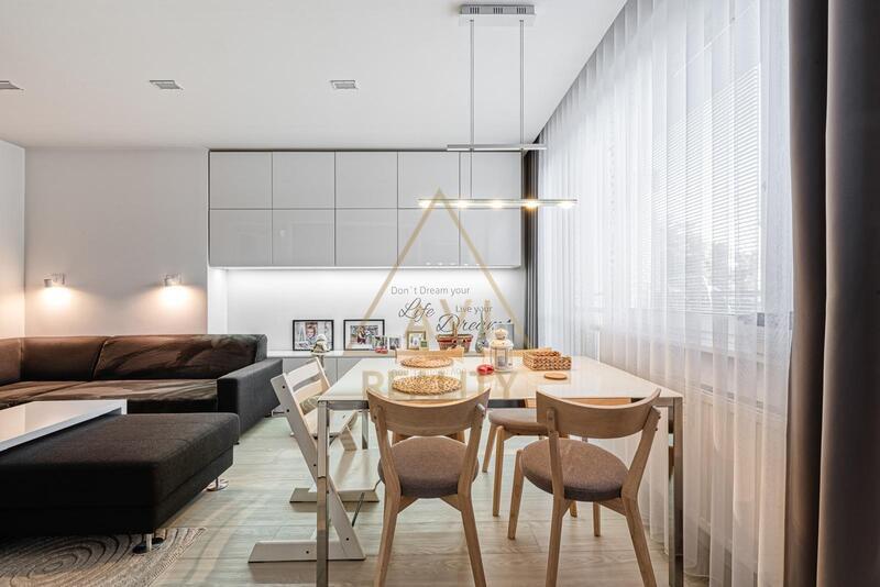 Pronájem krásného bytu 2kk 55m2 balkon parkování P6 Břevnov Tomanova