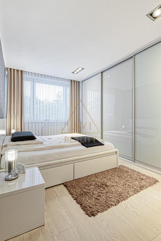 Pronájem krásného bytu 2kk 55m2 balkon parkování P6 Břevnov Tomanova