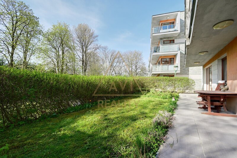Pronájem bytu 4+kk 93,5m2 se zahradou 2x parkovací stání Jesenice u Prahy