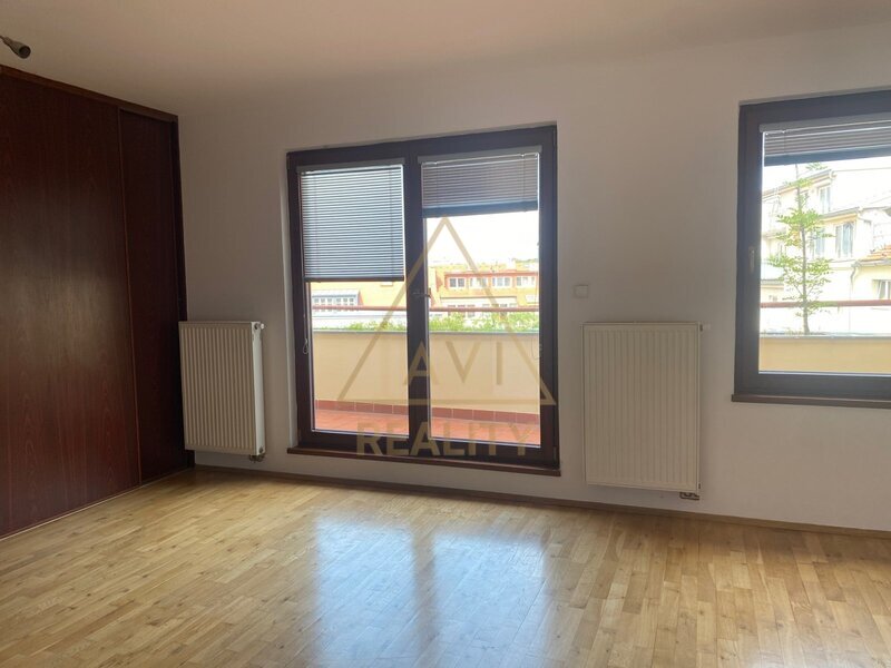 PRONÁJEM MEZONETOVÉHO BYTU 3+KK S TERASOU, 135 m², PRAHA 10 – VRŠOVICE, UL. ŽITOMÍRSKÁ