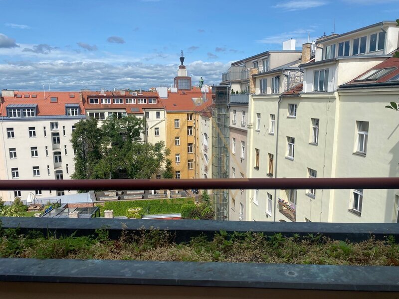 PRONÁJEM MEZONETOVÉHO BYTU 3+KK S TERASOU, 135 m², PRAHA 10 – VRŠOVICE, UL. ŽITOMÍRSKÁ