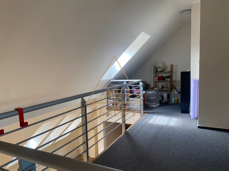 PRONÁJEM MEZONETOVÉHO BYTU 3+KK S TERASOU, 135 m², PRAHA 10 – VRŠOVICE, UL. ŽITOMÍRSKÁ
