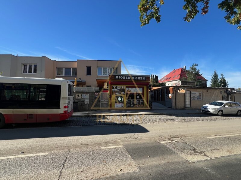 Pronájem moderního kiosku 29m2 + terasa 45m2, Praha 10