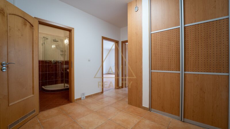 Prodej bytu OV 2+kk 60m2 + 12m2 balkón P9 Čakovice