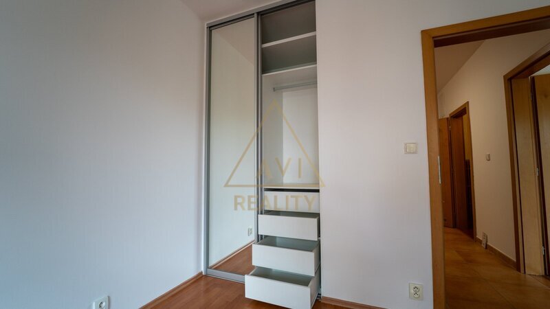 Prodej bytu OV 2+kk 60m2 + 12m2 balkón P9 Čakovice
