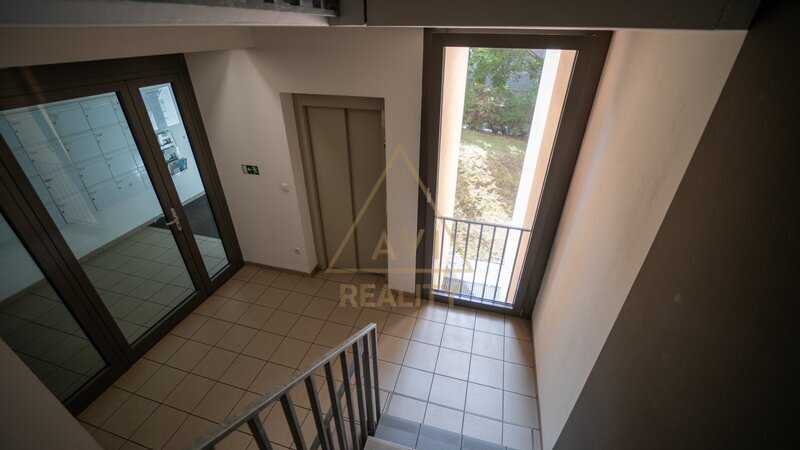Prodej bytu OV 2+kk 60m2 + 12m2 balkón P9 Čakovice