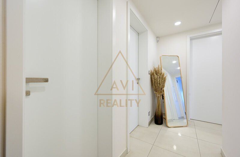 Pronájem bytu 4+kk 100m2 parkovací stání Garden Towers P3 Žižkov
