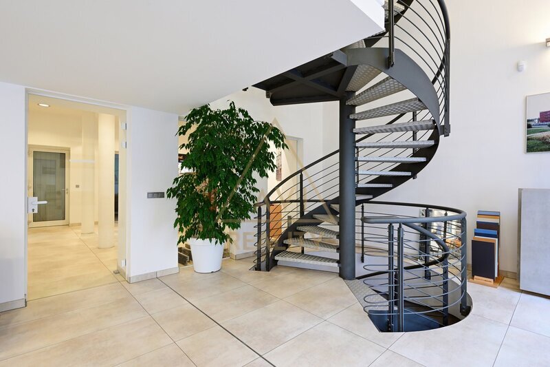 Multifunkční prostor k pronájmu ideální pro gastro showroom studio Praha 10 Vršovice Ćernomořská