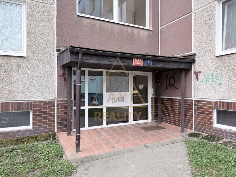 Pronájem bytu 3+1 72m2 + balkon P5 Hlubočepy rekonstrukce částečně zařízený