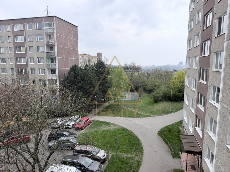Pronájem bytu 3+1 72m2 + balkon P5 Hlubočepy rekonstrukce částečně zařízený