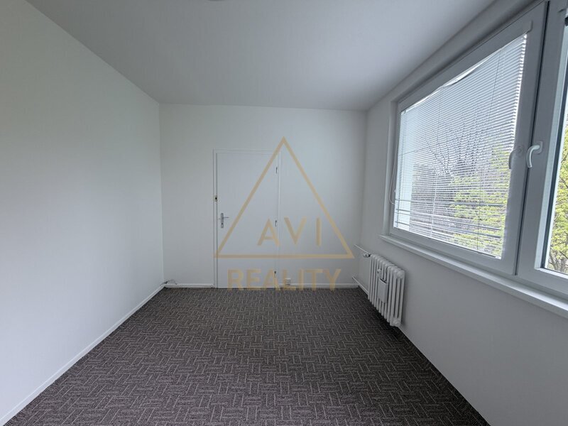 Pronájem bytu 3+1 72m2 + balkon P5 Hlubočepy rekonstrukce částečně zařízený