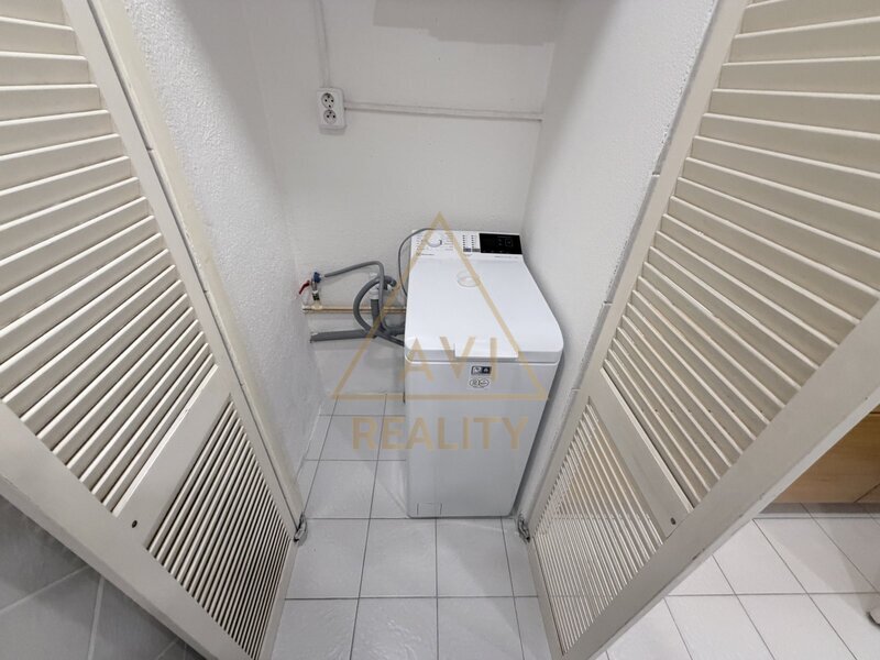 Pronájem bytu 3+1 72m2 + balkon P5 Hlubočepy rekonstrukce částečně zařízený