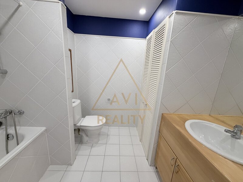 Pronájem bytu 3+1 72m2 + balkon P5 Hlubočepy rekonstrukce částečně zařízený