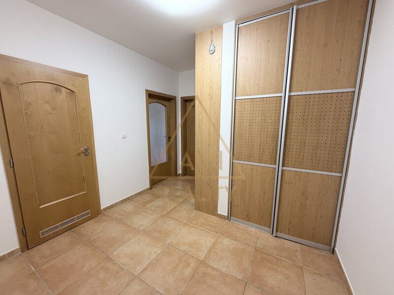 Prodej bytu OV 2+kk 60 m2 + balkón 11 m2 Praha 9 Čakovice