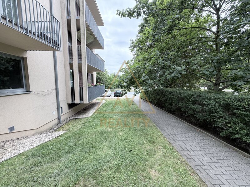 Prodej bytu OV 2+kk 60 m2 + balkón 11 m2 Praha 9 Čakovice