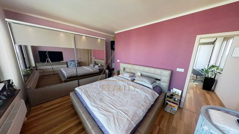 Exluzivní prodej luxusního mezonetového bytu 2+kk 88m2 s terasou 30m2