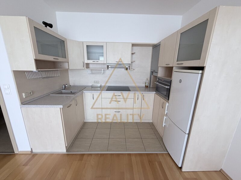 Pronájem bytu 2+kk 48m2 + balkón 12m2 P5 Stodůlky Za Mototechnou parkovací stání