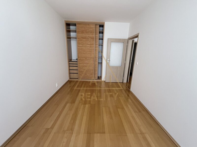 Pronájem bytu 2+kk 48m2 + balkón 12m2 P5 Stodůlky Za Mototechnou parkovací stání