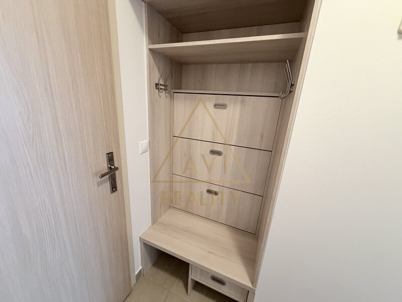 Pronájem bytu 2+kk 48m2 + balkón 12m2 P5 Stodůlky Za Mototechnou parkovací stání