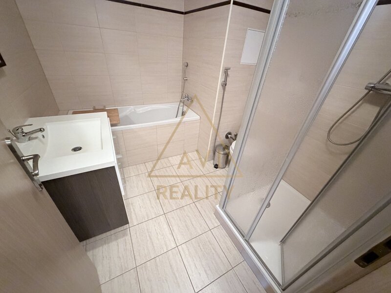 Pronájem bytu 2+kk 48m2 + balkón 12m2 P5 Stodůlky Za Mototechnou parkovací stání
