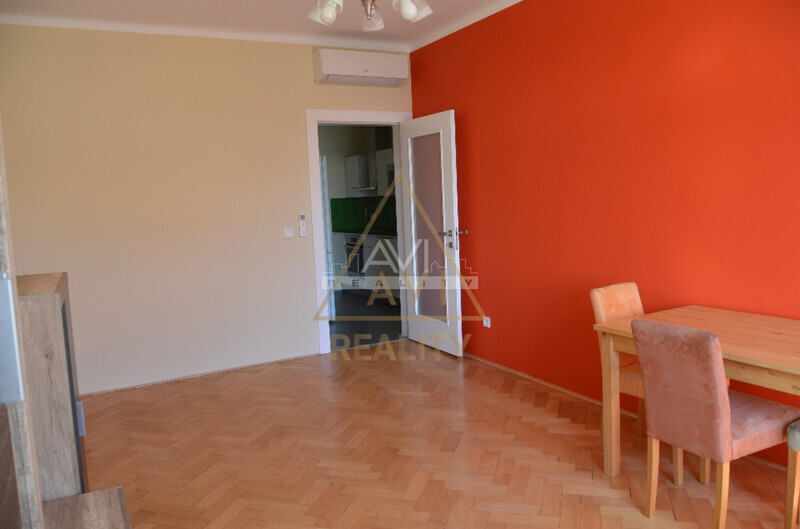 Pronájem bytu 2+1 46m2 Praha 3 Chrudimská METRO Flora