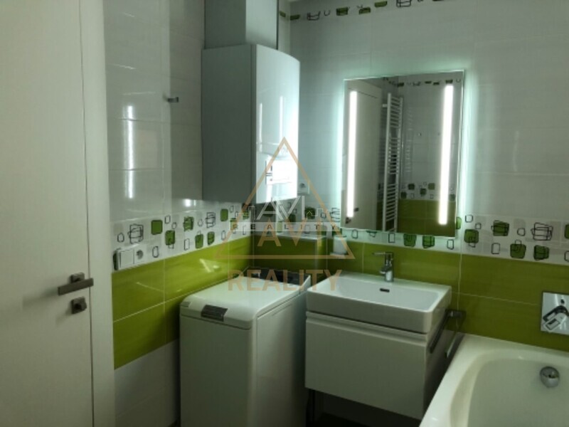 Pronájem bytu 2+1 46m2 Praha 3 Chrudimská METRO Flora