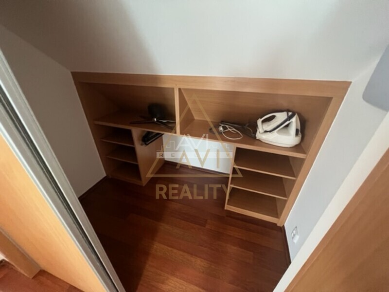 Pronájem mezonetového bytu 2+kk 60m2 Zdiměřice garáž