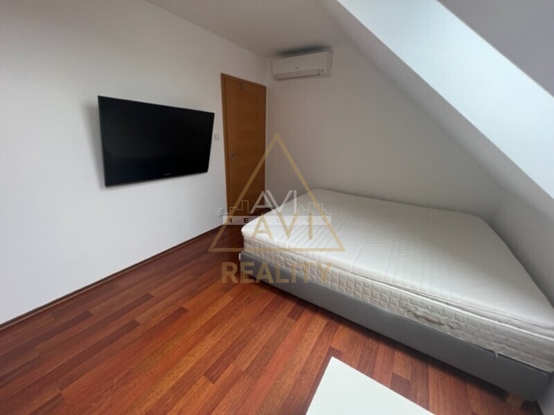 Pronájem mezonetového bytu 2+kk 60m2 Zdiměřice garáž